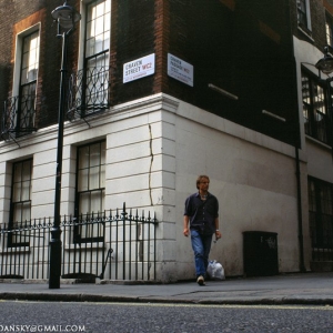Autoscatto a Craven Street