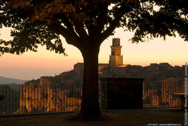 pitigliano_in_notturna_2