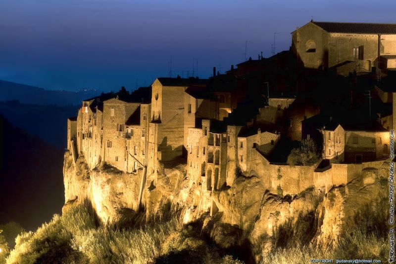 pitigliano_in_notturna_3