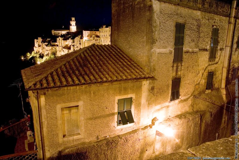 pitigliano_in_notturna_7