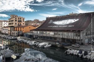 Acciunga, tetto e canale